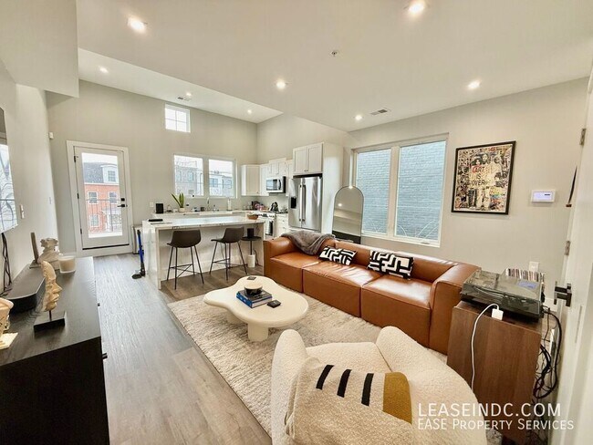 Photo - 1262 Holbrook Terrace NE Unidad #C