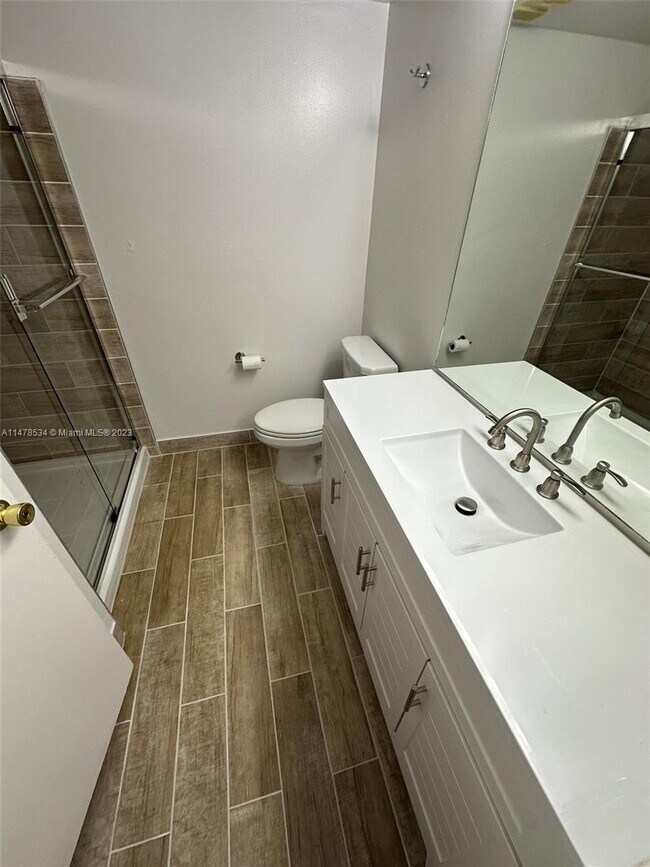 Photo - 8750 Royal Palm Blvd Unidad 203-3