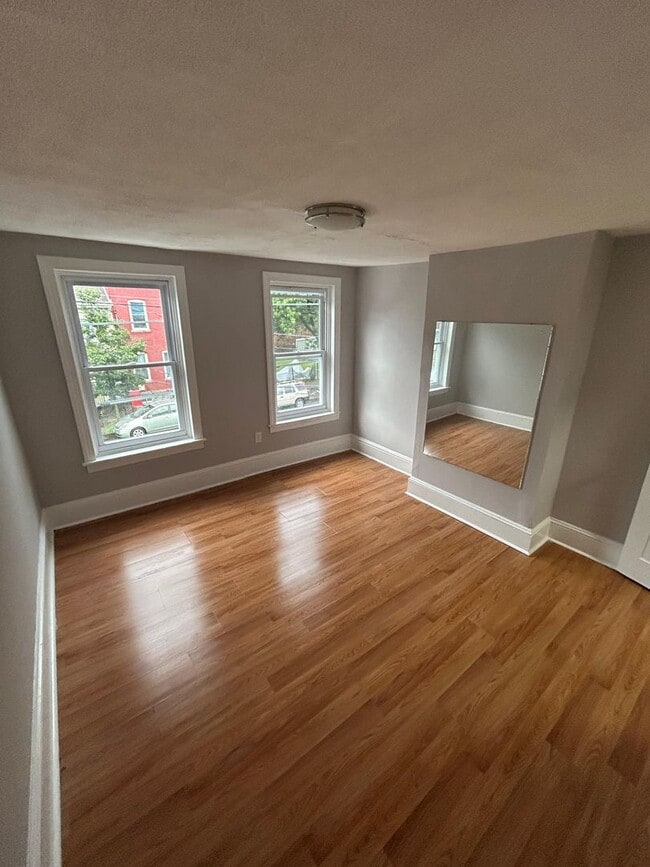 Building Photo - 622 Lamberton St Rental