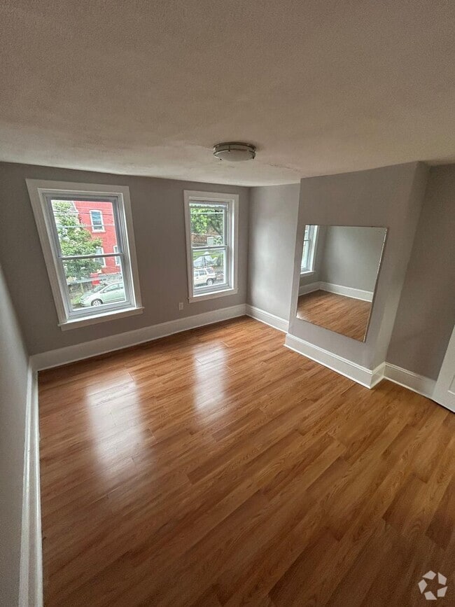 Building Photo - 622 Lamberton St Rental