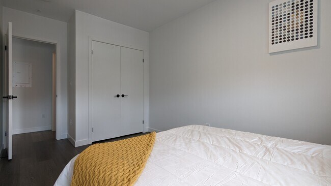 Photo - One Plus Den, One Perfect Location! Unit 608