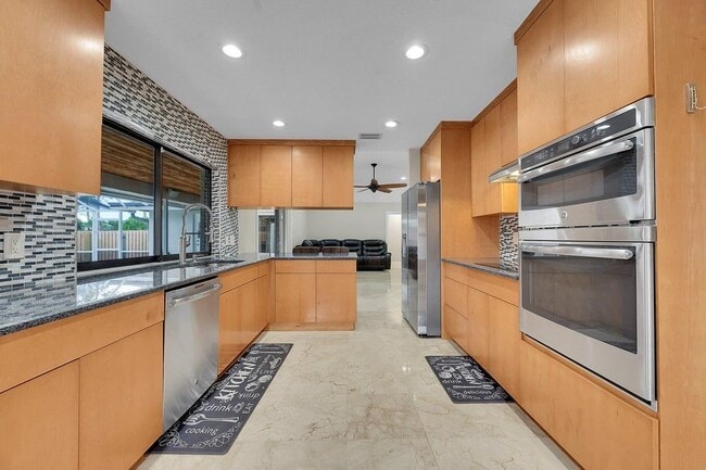 Photo - 614 Azure Ave