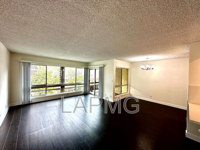 Photo - 5600 Kensington Way Condo Unit #309