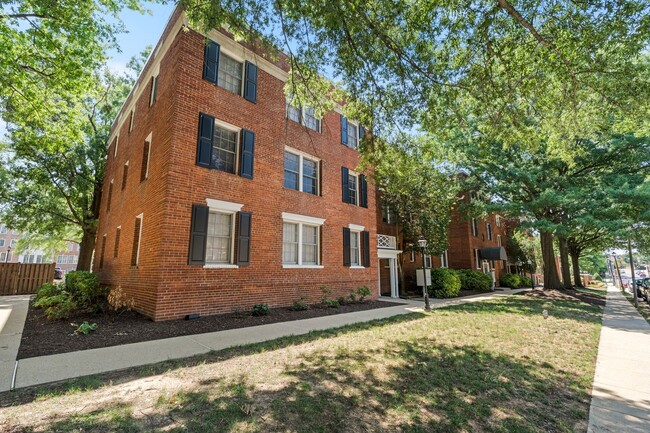 Photo - Stylish Updated Condo Minutes from Old Town Alexandria
