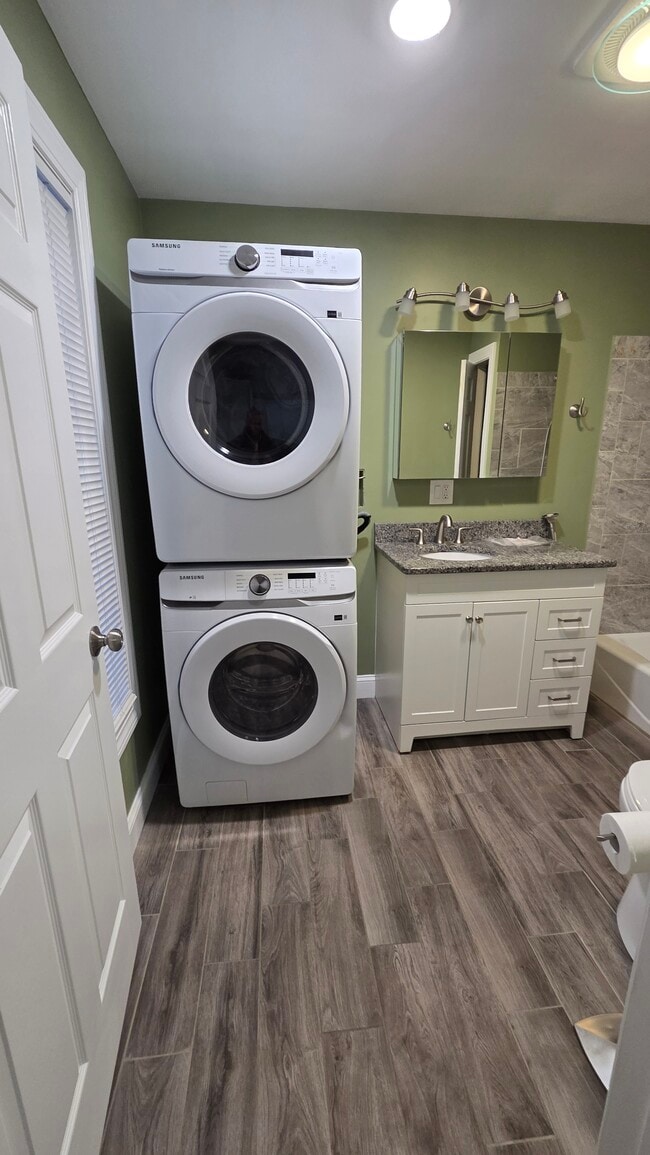 Building Photo - 241 Jackson Ave Unit 241 Jackson