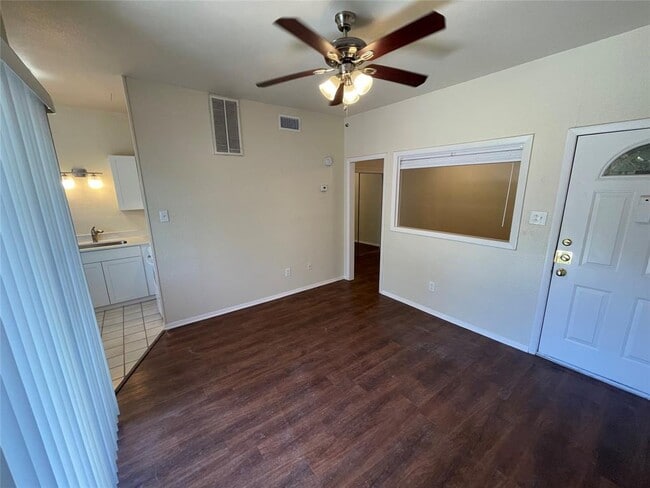 Photo - 6809 West Gate Blvd Unidad 110