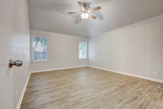 Photo - 21100 Derby Day Ave