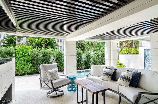 Photo - 930 9th St S