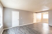2BR, 1BA - 924SF