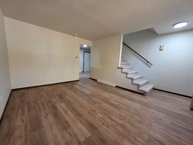 Photo - 624-626 Crestview Drive Unit 626