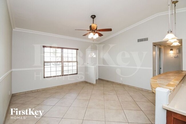 Photo - 657 W Barrow Dr