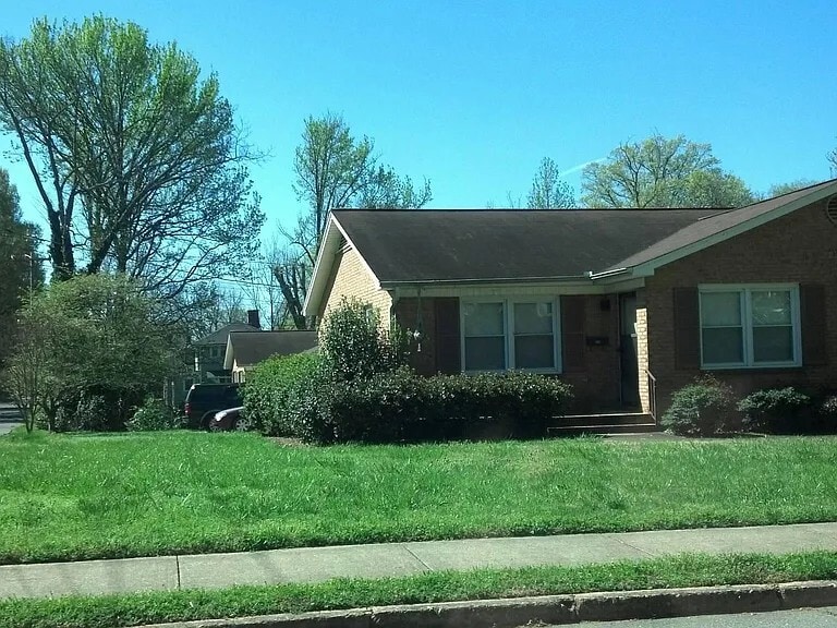 Photo - 401 W Mountain St