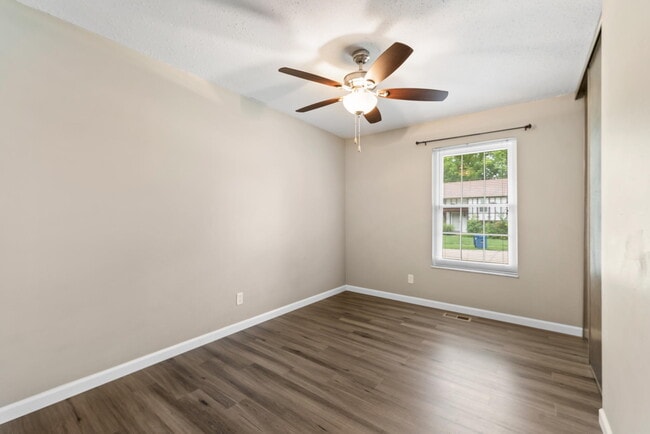 Photo - 2406 Village Glen Ct