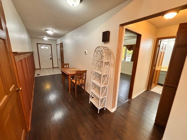 Photo - 710 S Shore Ct