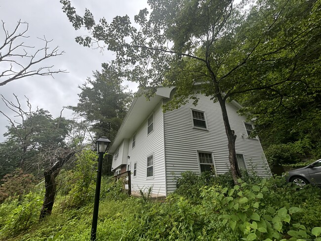 Building Photo - 388 Chaffeeville Rd Rental