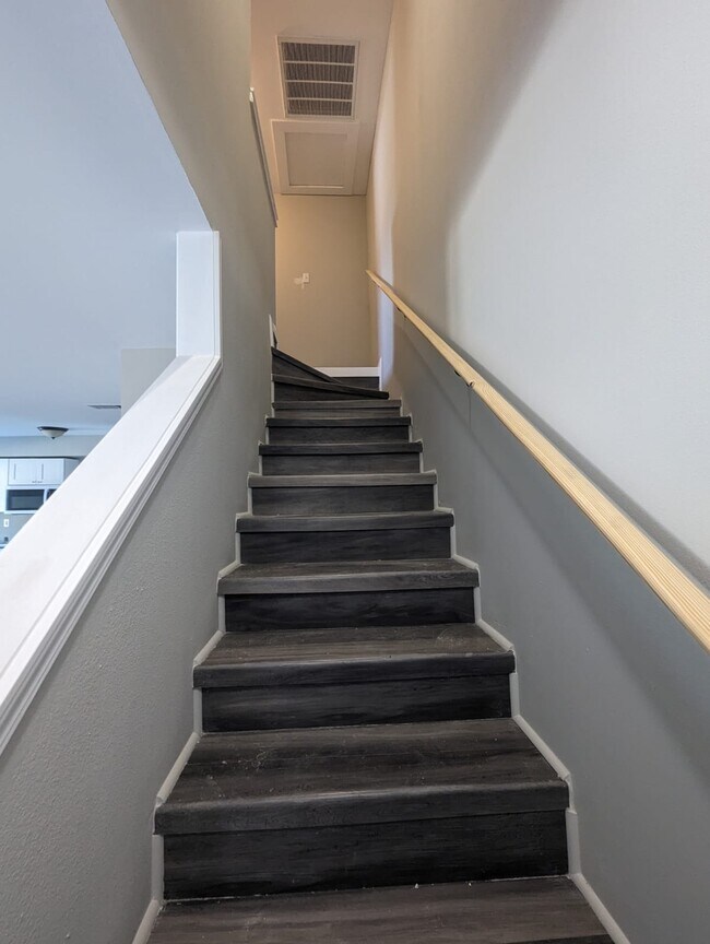 207 River Oaks Dr Townhome Townhome Rental in Destrehan LA