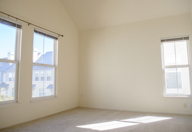 Photo - 205 Town Green Ln