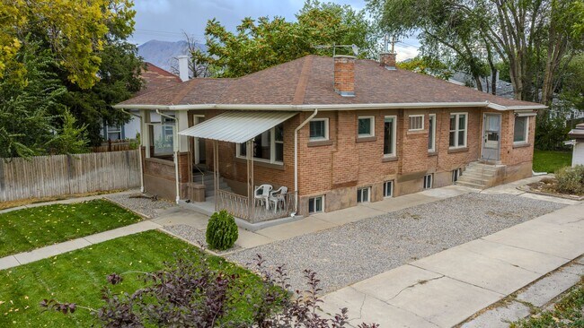 Photo - Brown Duplex Unidad Brown Duplex Main