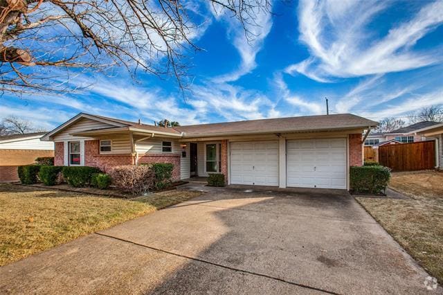 Building Photo - 823 Wisteria Way Rental