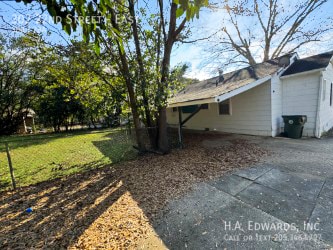 Photo - 302 22nd E St
