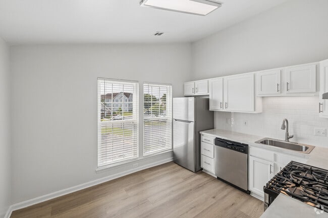 2BR, 2BA - 1,020SF - Kitchen / Dining Room