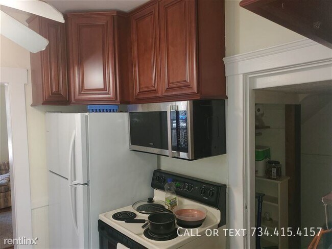 Photo - 1115 White St