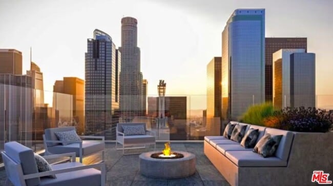 Photo - 400 S Broadway Unidad 502