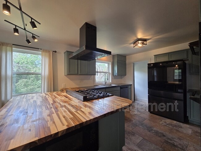 Photo - 431 N 4th Ave
