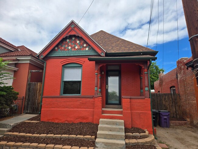 Photo - Charming Victorian Retreat in Baker.