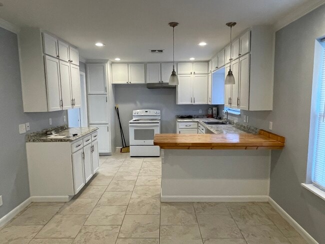 Photo - 4830 French Dr