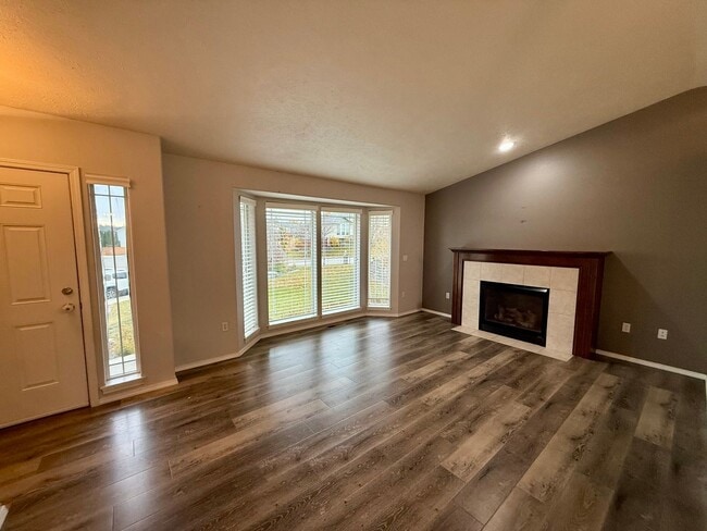 Photo - Stunning 3 Bed 2 Bath Eagle Ridge Home w/ ...