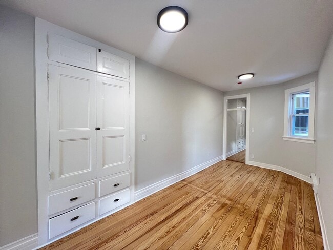 Photo - 492 Monmouth St