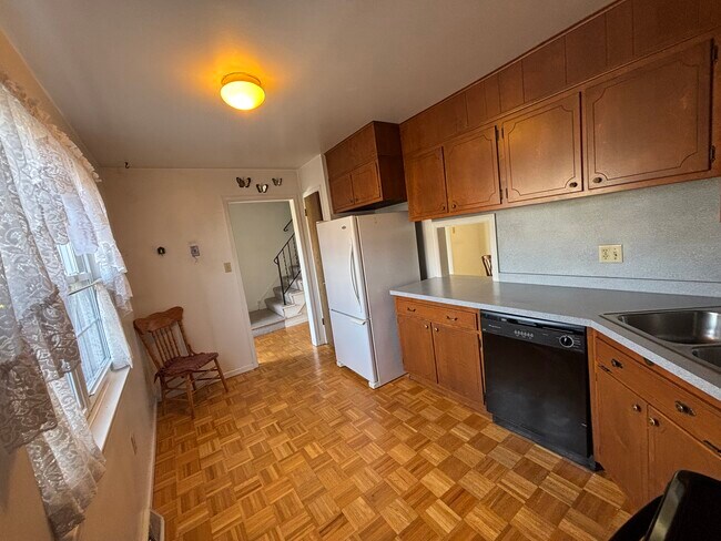 Photo - 2004 Hale Ct