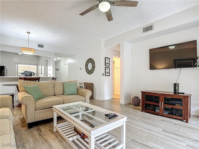 Photo - 1044 Woodshire Ln Unit B102