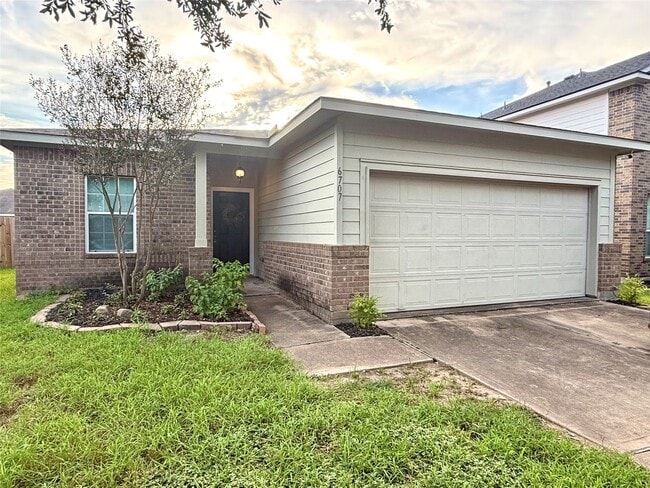 Building Photo - 6707 Enchanted Crest Dr Rental