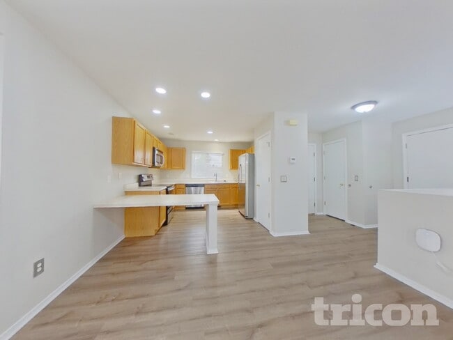 Photo - 8095 Oliver Rd