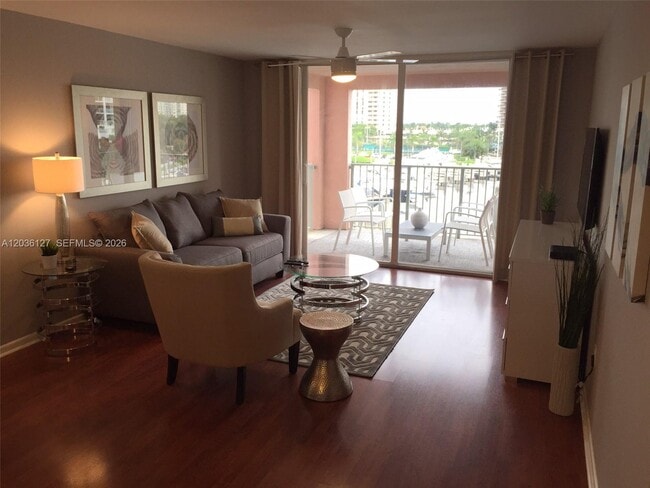 Photo - 19655 E Country Club Dr Unidad 6504