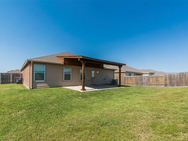 Photo - 204 Lamont Rd