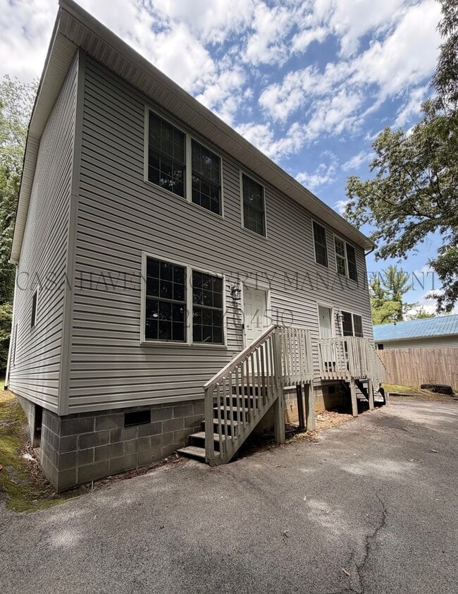 Building Photo - 1522 Linden St