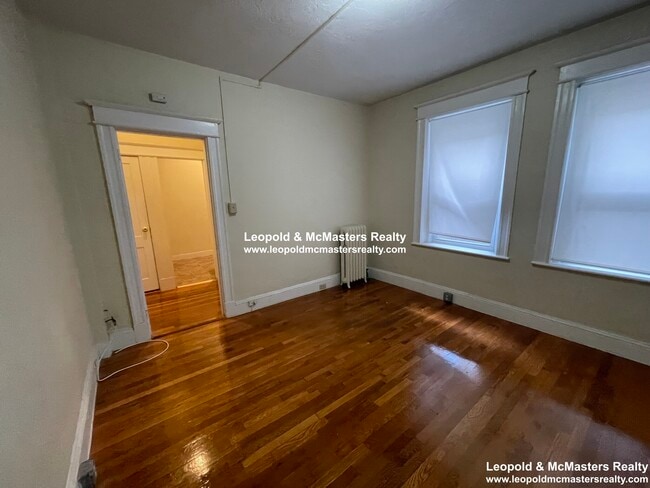Building Photo - 9 Woodstock Ave Rental
