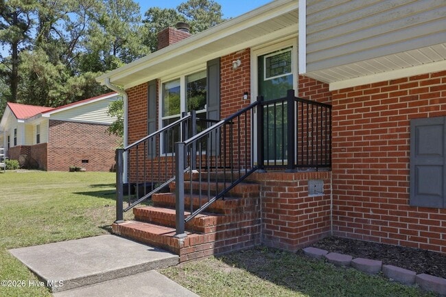 Photo - 109 Stillbrook Ct