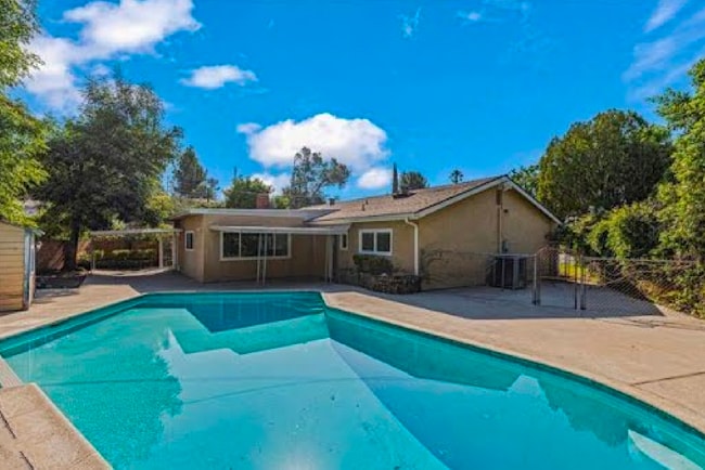 Building Photo - 9541 Debra Ave