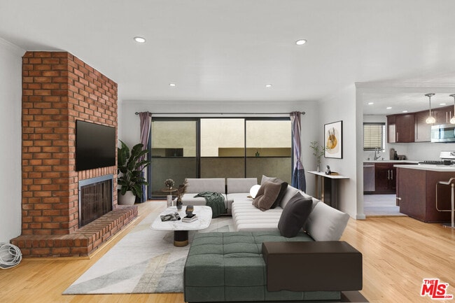 Building Photo - 1236 Wellesley Ave Unit 2 Rental