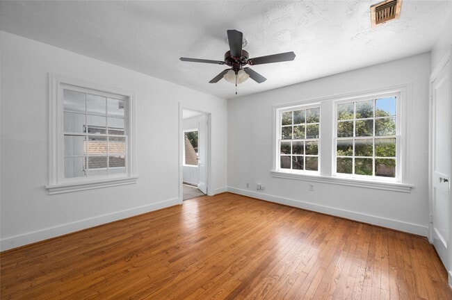 Photo - 1955 Lexington St Unit B