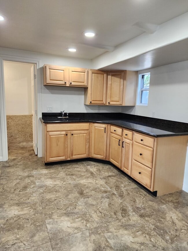 Photo - 9000 Unit 205