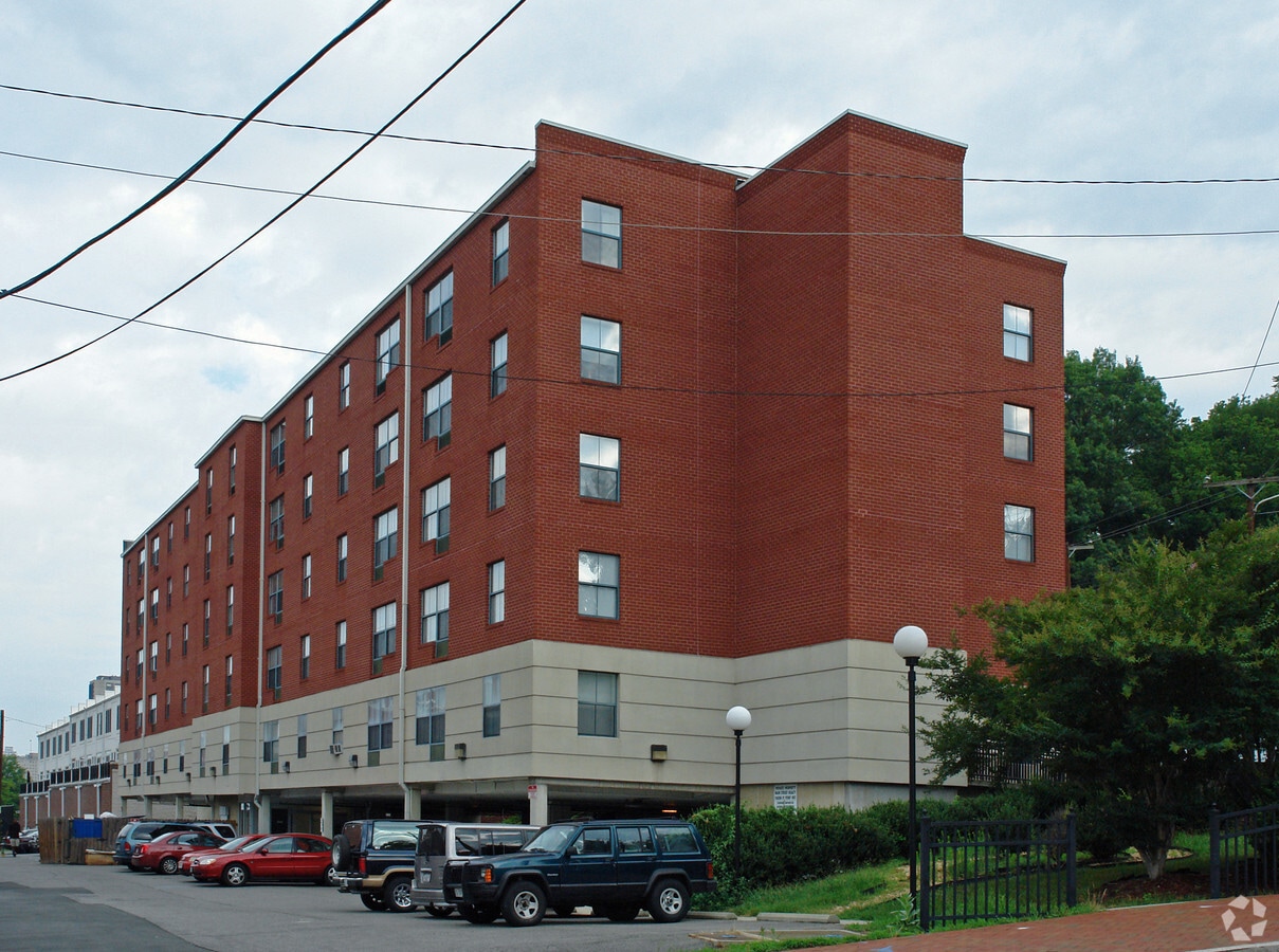 Photo - Tobacco Landing