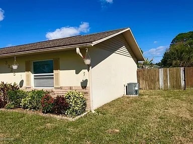Photo - 3325 Queen Palm Dr