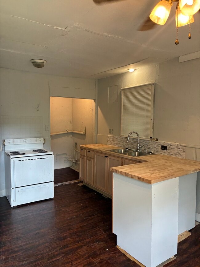 Building Photo - 3416 Downing St Unit A Rental