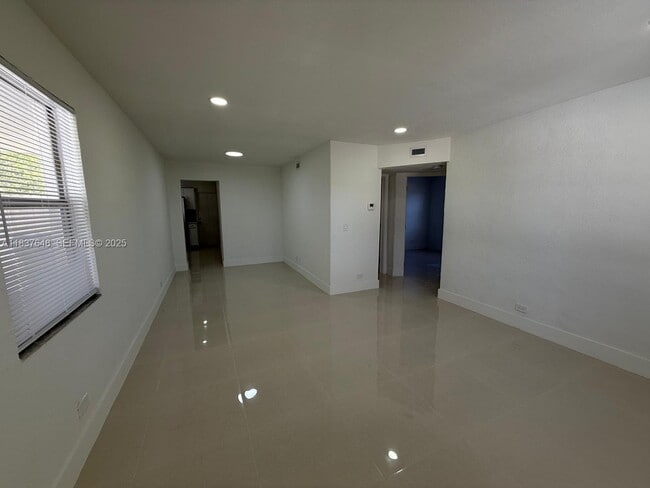 Photo - 1494 W 34th St