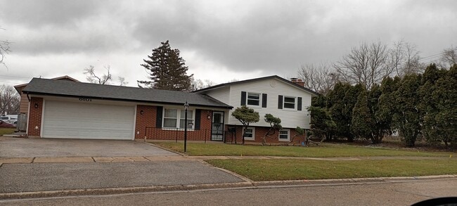 Building Photo - 6601 Deerpath Ln Rental